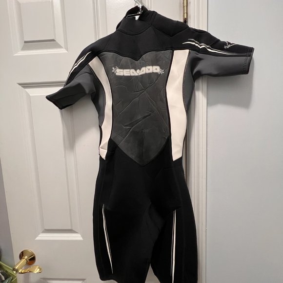 Sea doo wetsuit size 9/10 short sleeve - Picture 2 of 10